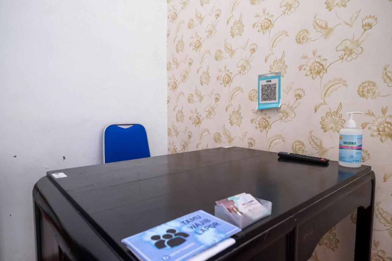 Reddoorz Syariah @ Griya Thamrin Manahan Solo المظهر الخارجي الصورة