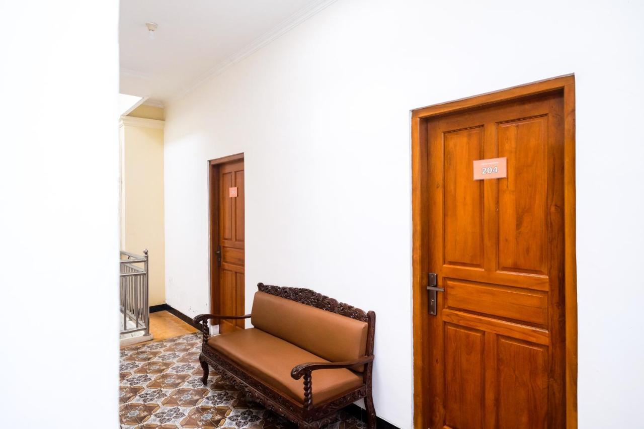 Reddoorz Syariah @ Griya Thamrin Manahan Solo المظهر الخارجي الصورة