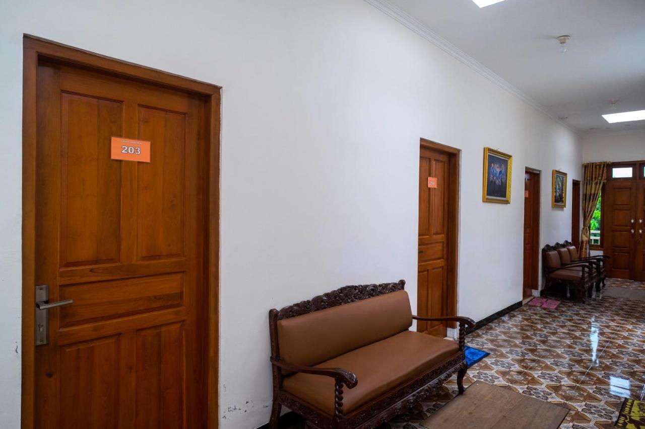 Reddoorz Syariah @ Griya Thamrin Manahan Solo المظهر الخارجي الصورة